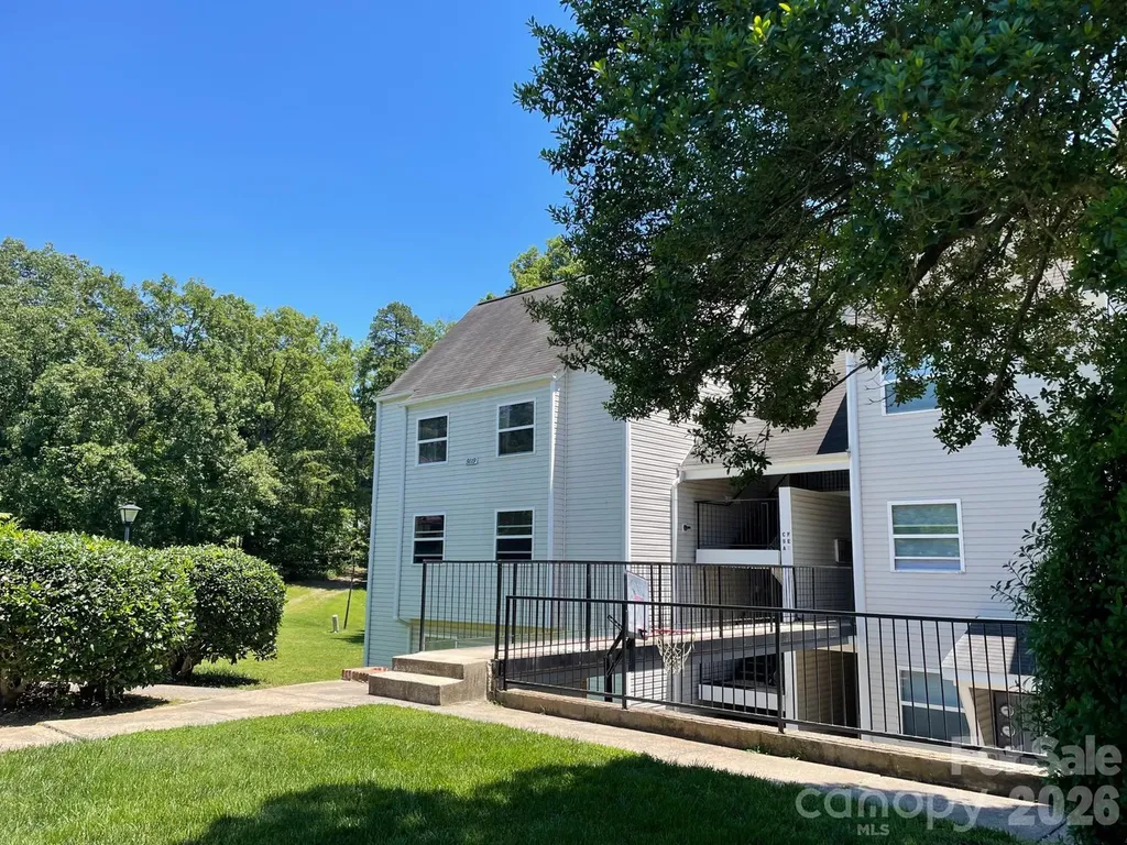9119 Spyglass Place Charlotte NC 28214