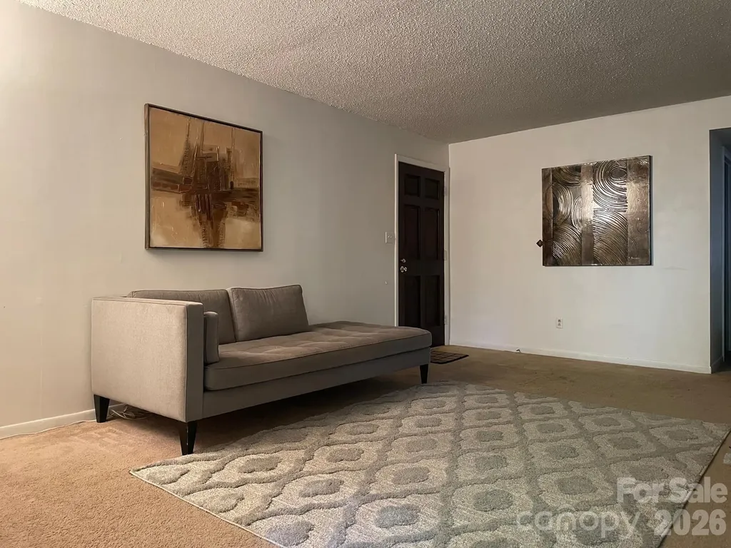 9119 Spyglass Place Charlotte NC 28214