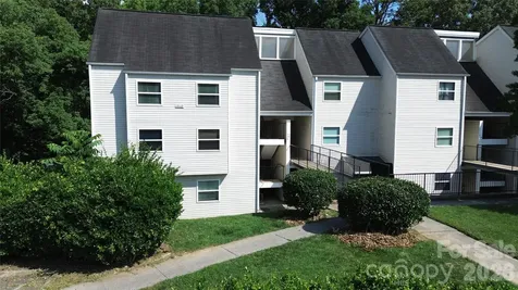 9119 Spyglass Place Charlotte NC 28214