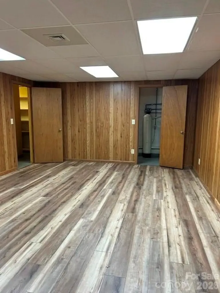 114 Falling Waters Road Hendersonville NC 28792