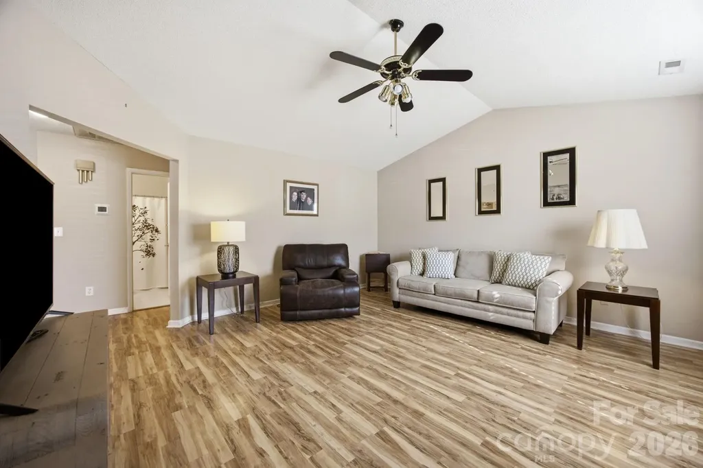 9003 Four Mile Creek Road Charlotte NC 28277