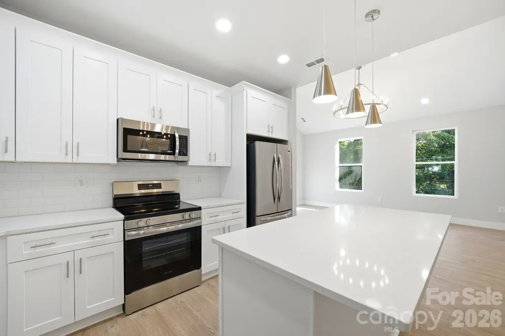 1111 W 7th Avenue Gastonia NC 28052