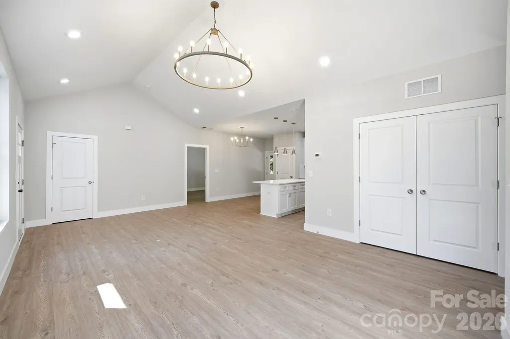 1111 W 7th Avenue Gastonia NC 28052