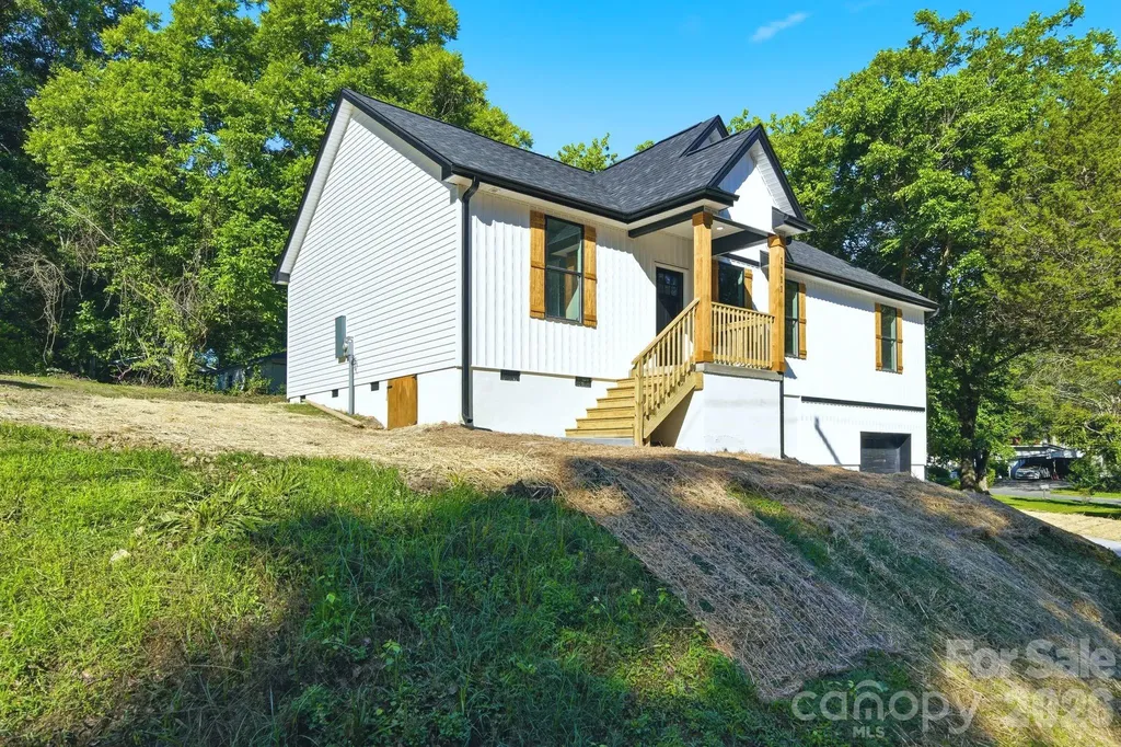 1111 W 7th Avenue Gastonia NC 28052