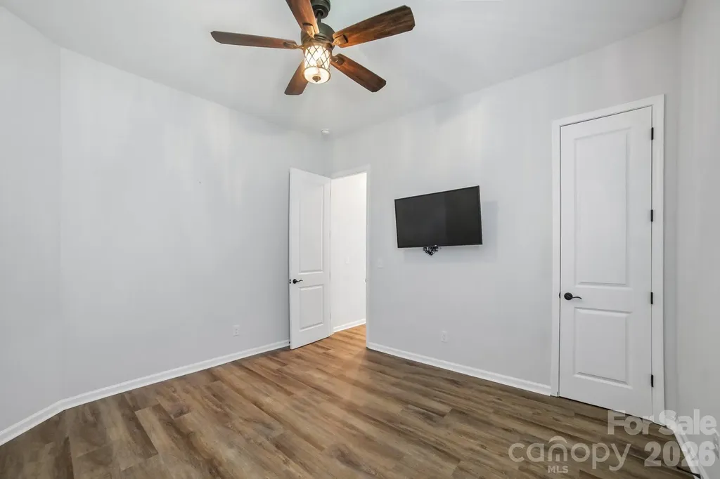 8096 Woodline Lane Denver NC 28037