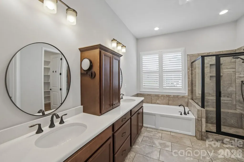 8096 Woodline Lane Denver NC 28037