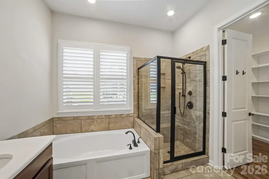 8096 Woodline Lane Denver NC 28037