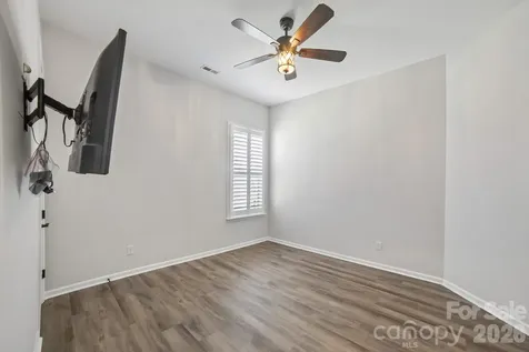8096 Woodline Lane Denver NC 28037