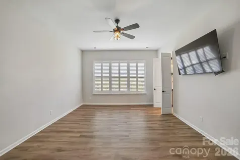 8096 Woodline Lane Denver NC 28037