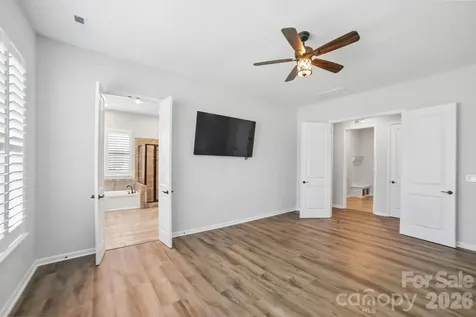 8096 Woodline Lane Denver NC 28037