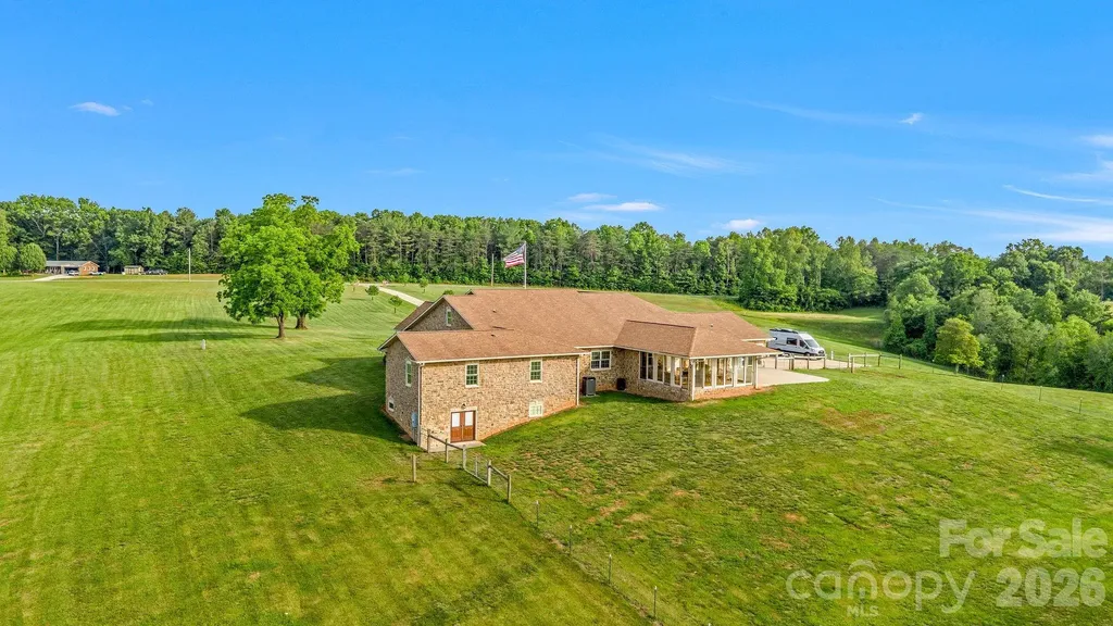 2831 Bethany Ford Road Roaring River NC 28669