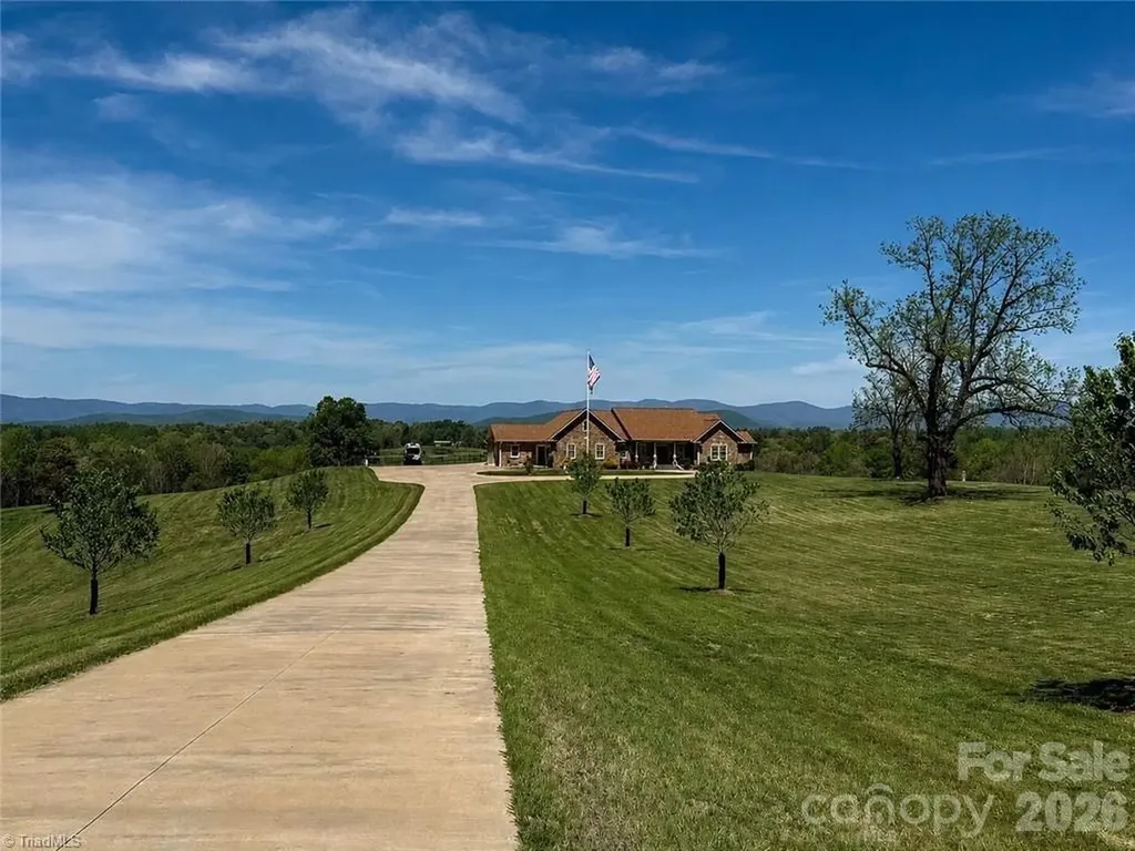 2831 Bethany Ford Road Roaring River NC 28669