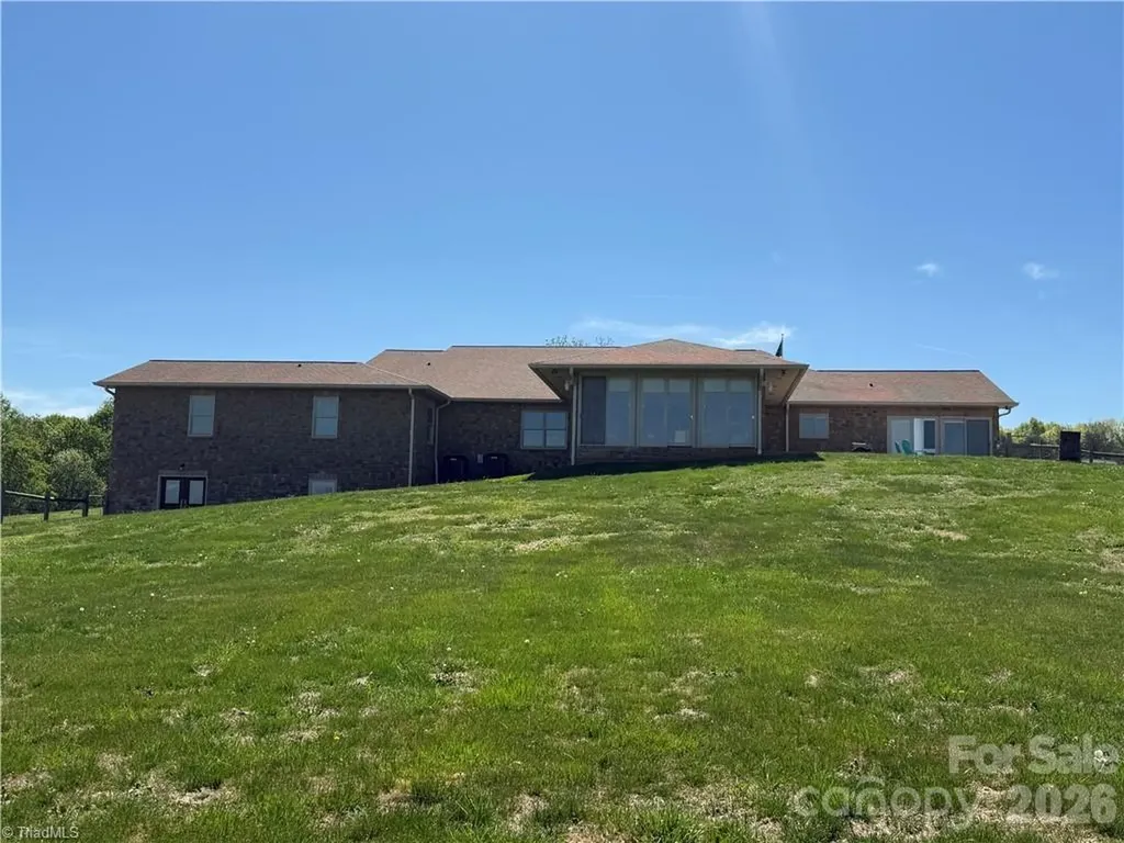 2831 Bethany Ford Road Roaring River NC 28669