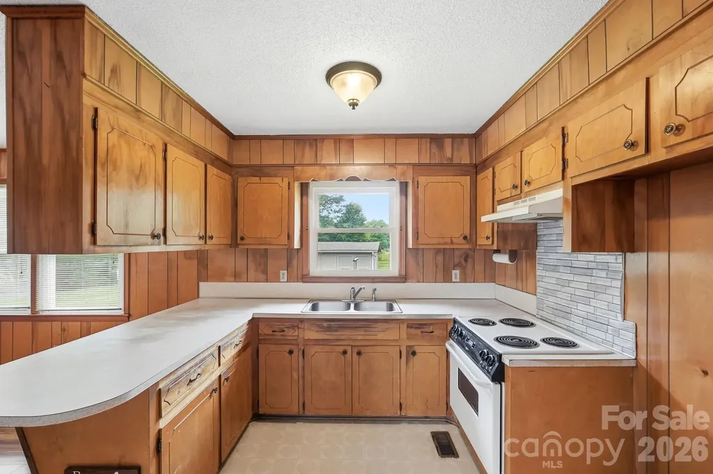 913 Harper Road Gastonia NC 28056