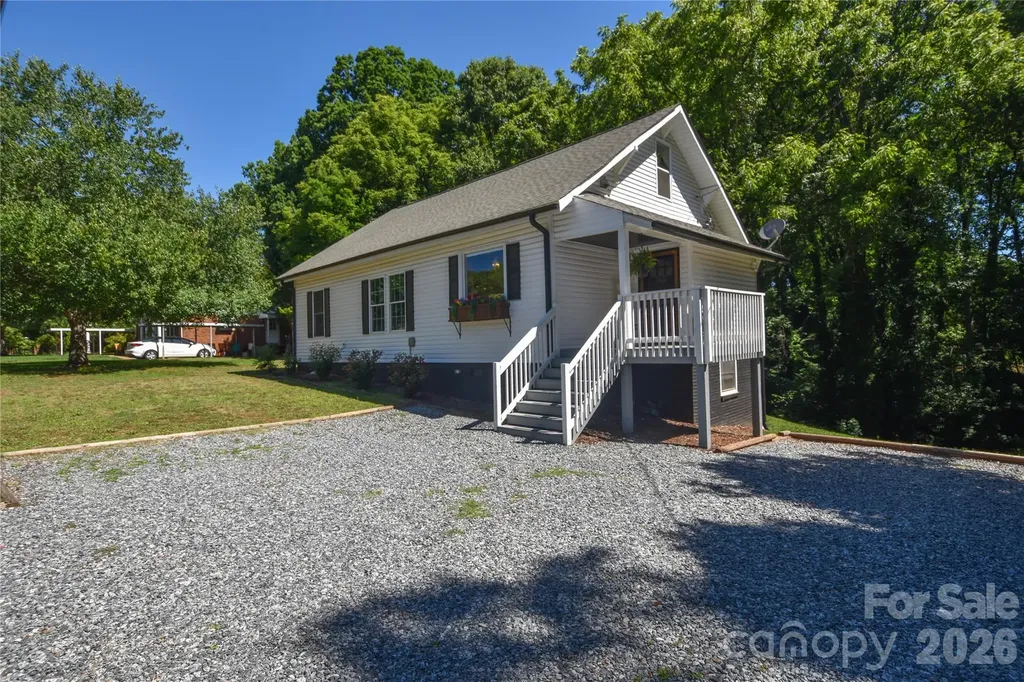 345 W Lowrance Avenue Mooresville NC 28115