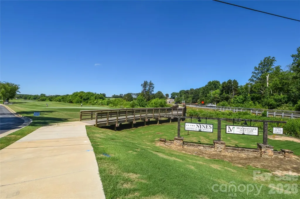 345 W Lowrance Avenue Mooresville NC 28115