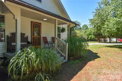 345 W Lowrance Avenue Mooresville NC 28115
