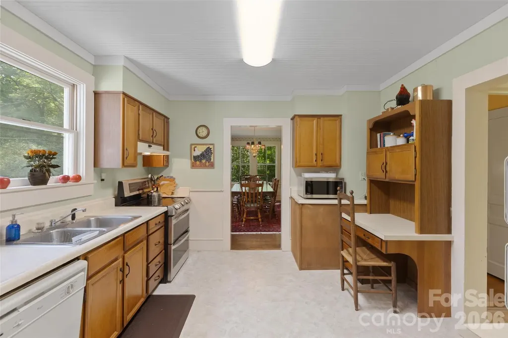 760 N 5th Street Highlands NC 28741