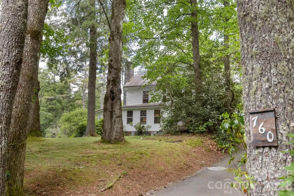 760 N 5th Street Highlands NC 28741