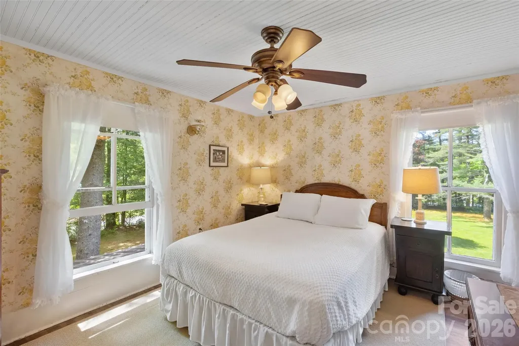 760 N 5th Street Highlands NC 28741
