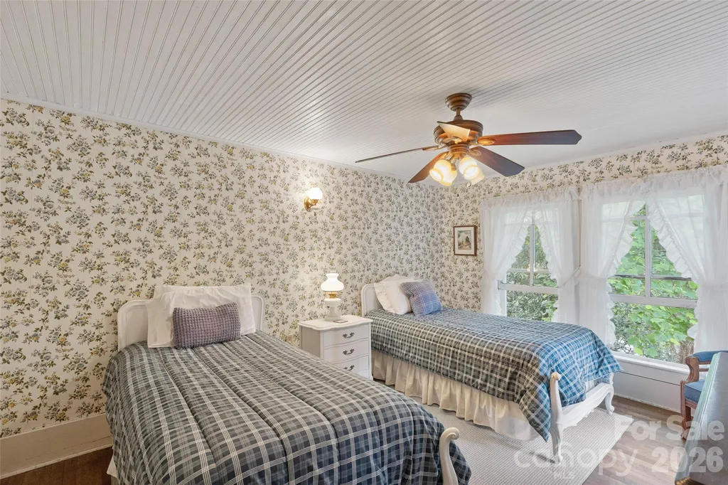 760 N 5th Street Highlands NC 28741