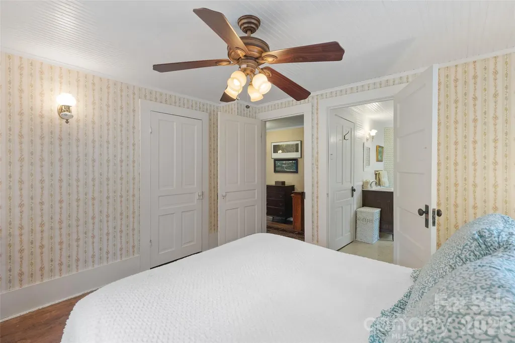 760 N 5th Street Highlands NC 28741