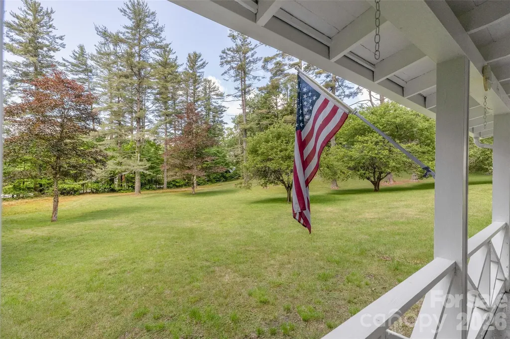760 N 5th Street Highlands NC 28741