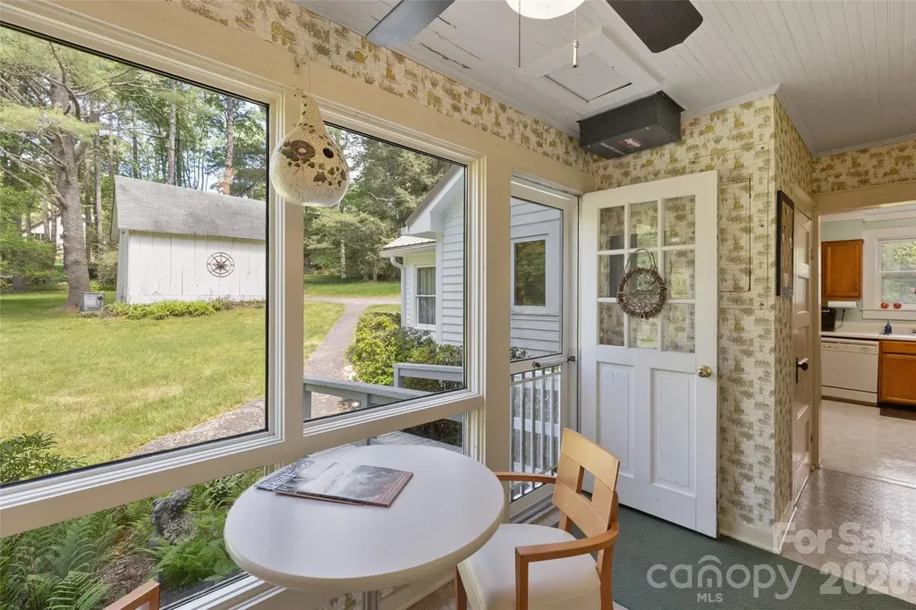 760 N 5th Street Highlands NC 28741