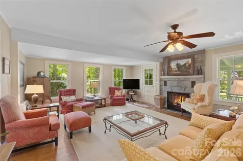 760 N 5th Street Highlands NC 28741