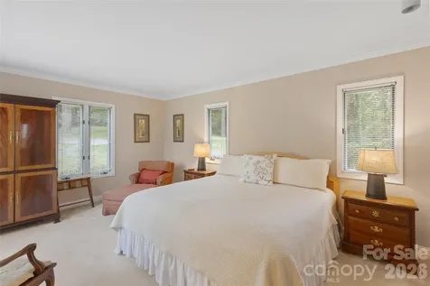 760 N 5th Street Highlands NC 28741