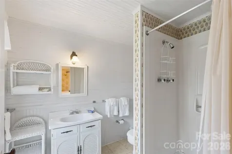 760 N 5th Street Highlands NC 28741