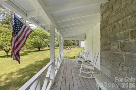 760 N 5th Street Highlands NC 28741