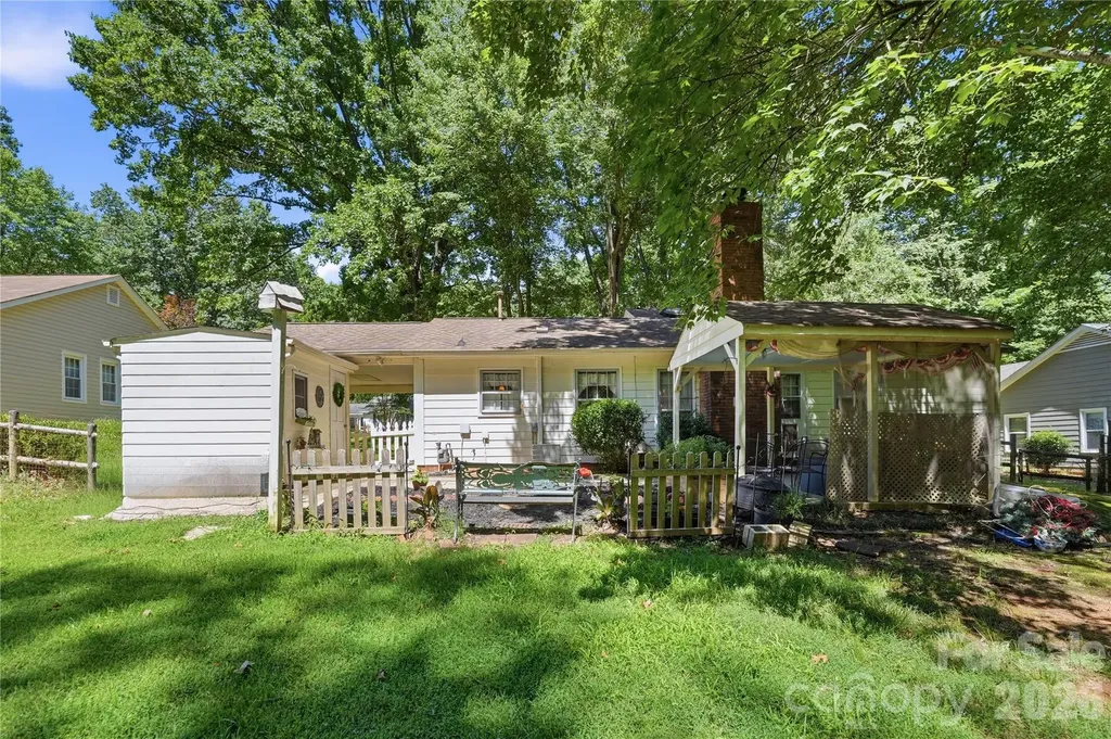 7626 Winterset Drive Charlotte NC 28270