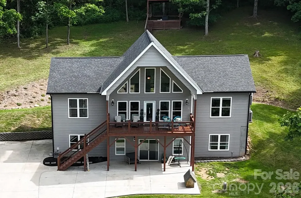 300 Green Meadow Lane Mars Hill NC 28754