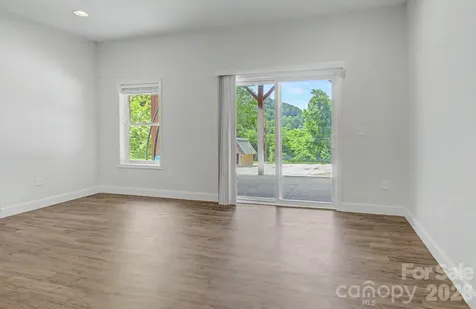 300 Green Meadow Lane Mars Hill NC 28754
