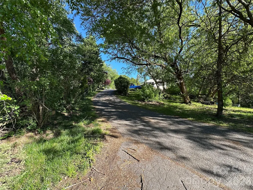 126 Ridgeline Road Clyde NC 28721
