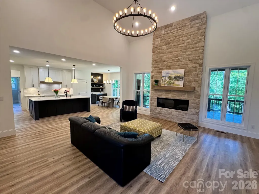 112 Wexford Pointe Hickory NC 28601