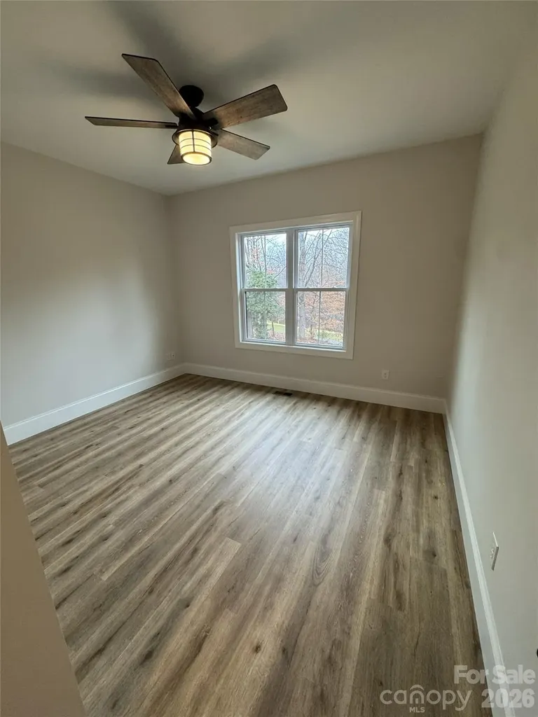 112 Wexford Pointe Hickory NC 28601