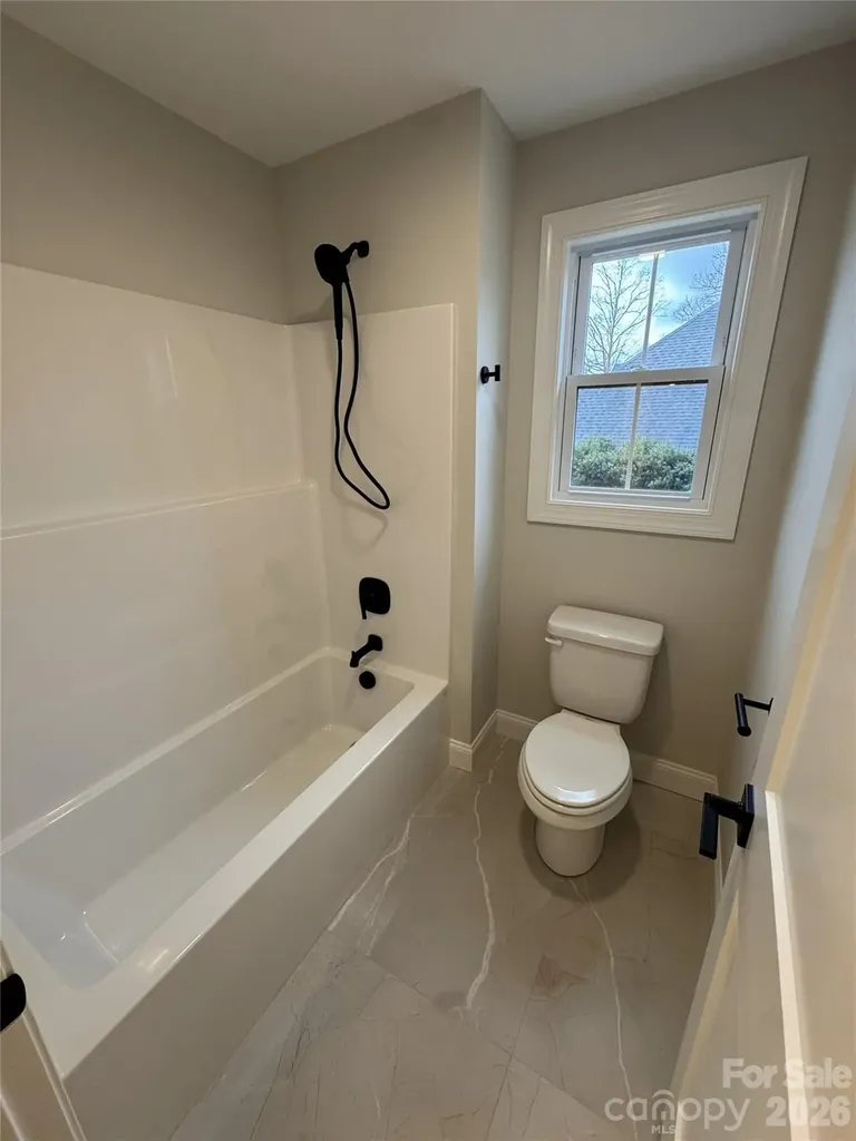 112 Wexford Pointe Hickory NC 28601