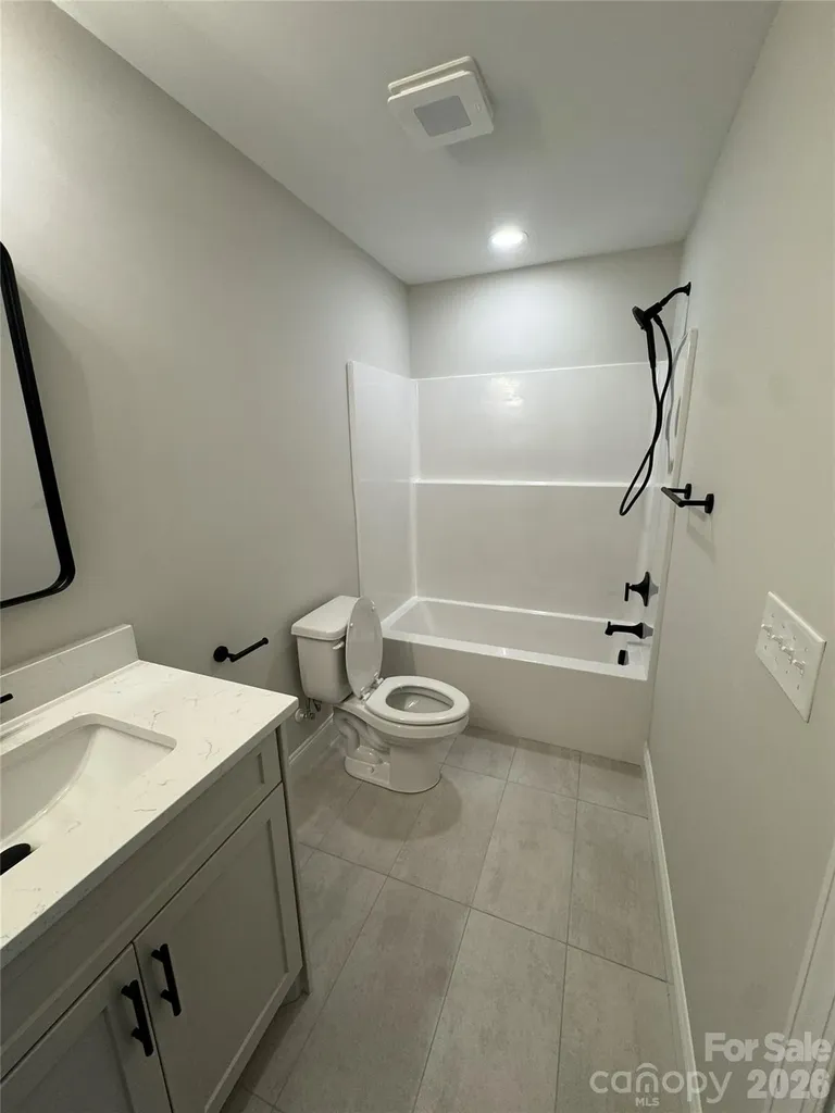 112 Wexford Pointe Hickory NC 28601