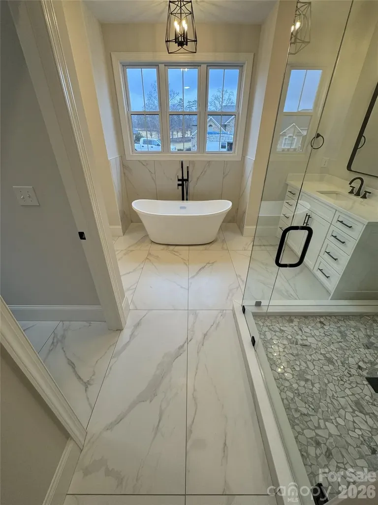 112 Wexford Pointe Hickory NC 28601