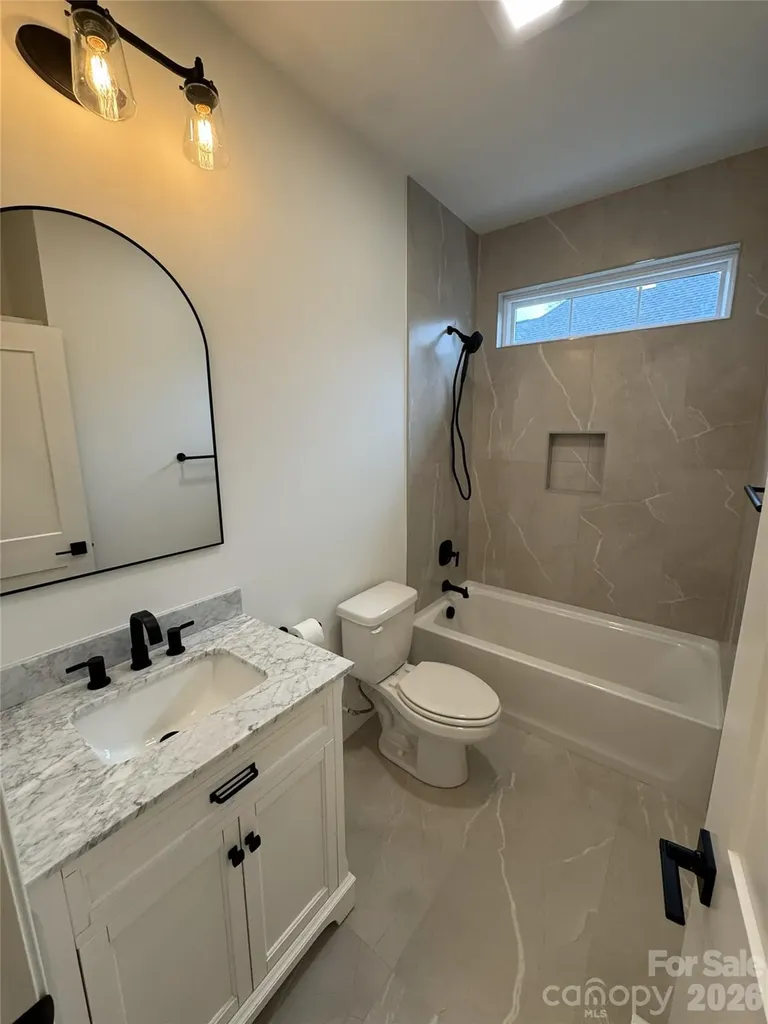 112 Wexford Pointe Hickory NC 28601