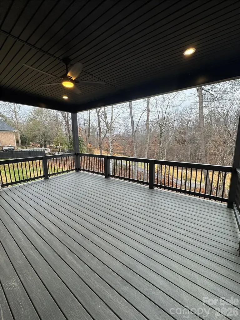 112 Wexford Pointe Hickory NC 28601