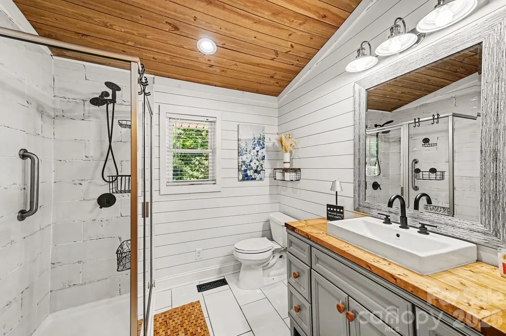 512 Deerfield Road Mount Gilead NC 27306