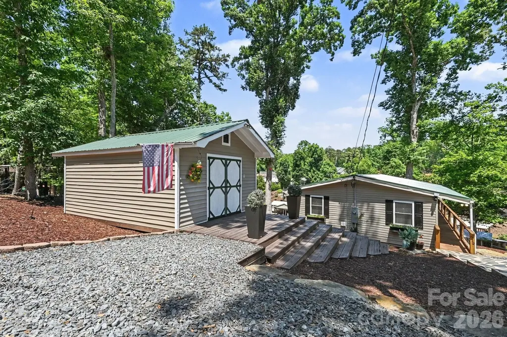 512 Deerfield Road Mount Gilead NC 27306