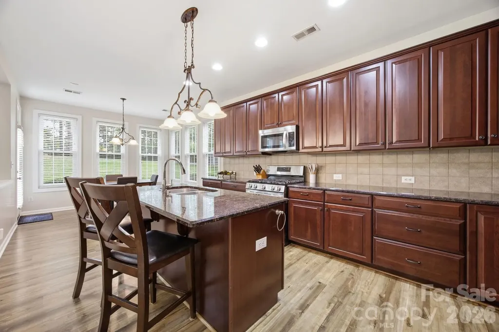 16106 Cloverleaf Court Charlotte NC 28277
