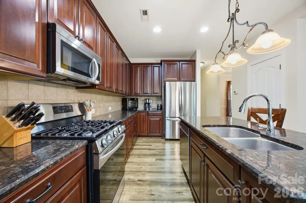 16106 Cloverleaf Court Charlotte NC 28277