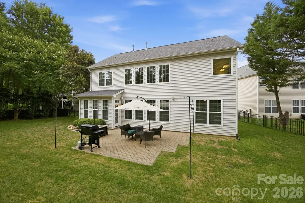 16106 Cloverleaf Court Charlotte NC 28277