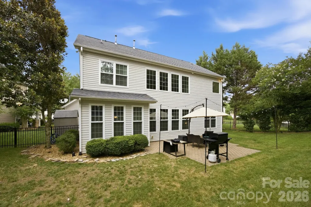 16106 Cloverleaf Court Charlotte NC 28277