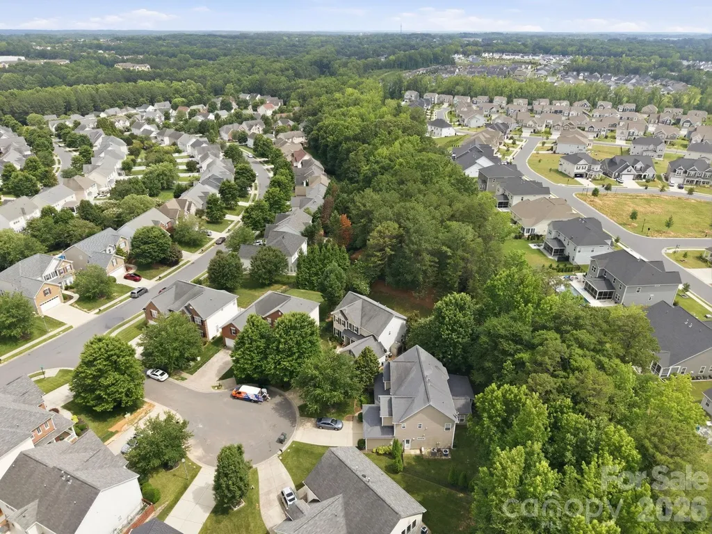 16106 Cloverleaf Court Charlotte NC 28277
